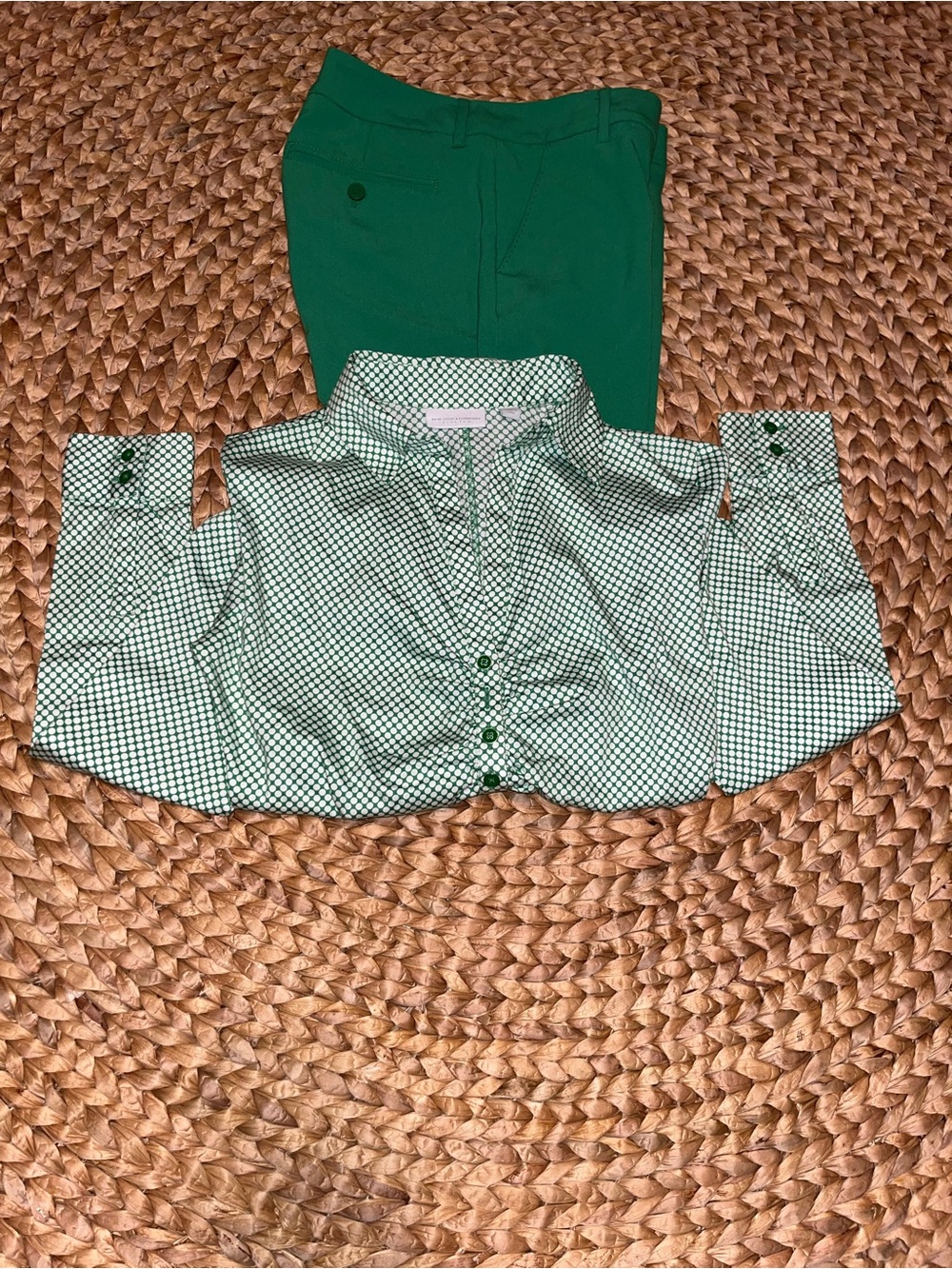 Geometric Ruched Button-Front Shirt - Green & White - Picture 3 of 4